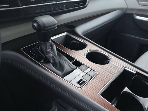 Used 2022 Toyota Sienna LE FWD image 19
