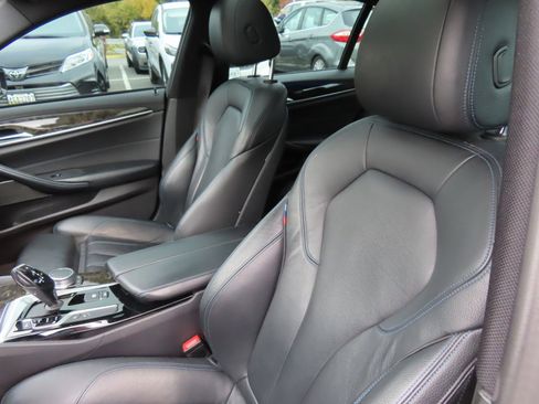 Used 2017 BMW 530i xDrive image 28