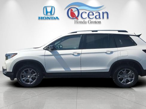 Used 2024 Honda Passport TrailSport image 6