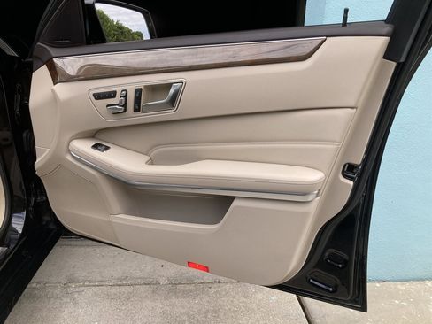 Used 2014 Mercedes-Benz E 350 4MATIC Wagon image 35