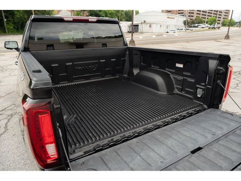 Used 2025 GMC Sierra 1500 SLT AWD/4WD image 33
