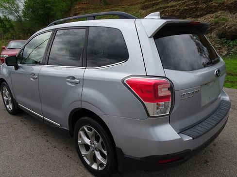 Used 2018 Subaru Forester 2.5i Touring w/ Popular Package #3B AWD/4WD image 8