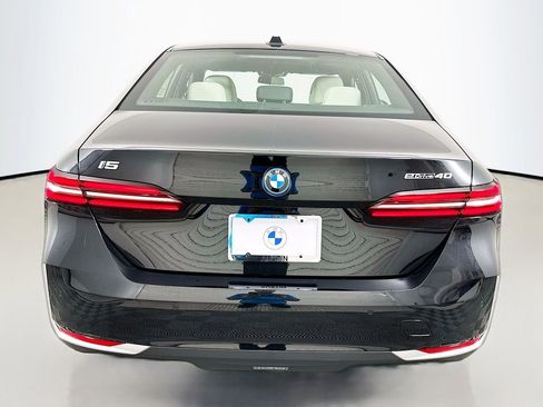 New 2026 BMW i5 eDrive40 w/ Premium Package RWD image 6