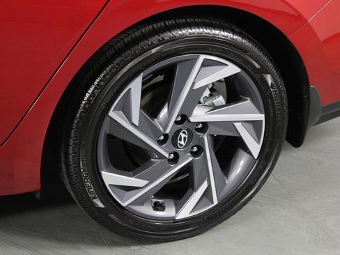 Certified 2025 Hyundai Elantra Limited image 11