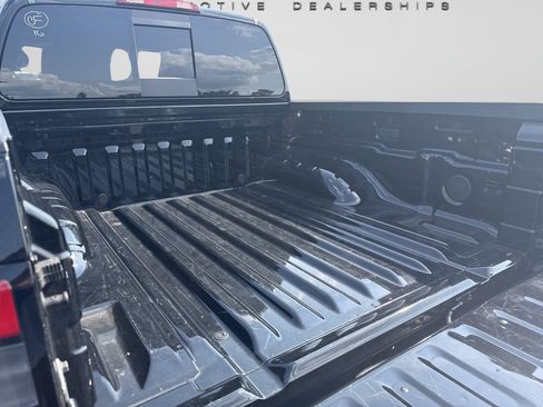 Used 2026 Nissan Frontier PRO-4X AWD/4WD image 9