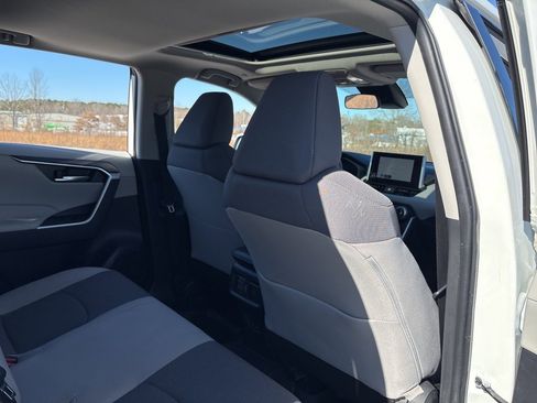 Used 2024 Toyota RAV4 XLE image 37