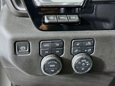 Used 2025 Chevrolet Silverado 2500 LTZ w/ LTZ Premium Package AWD/4WD image 10
