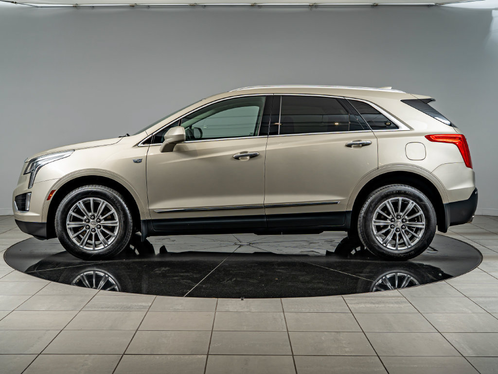 Used 2017 Cadillac XT5 Luxury w/ Driver Awareness Package FWD image 8