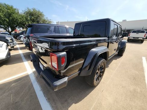 Used 2024 Jeep Gladiator Sport AWD/4WD image 6