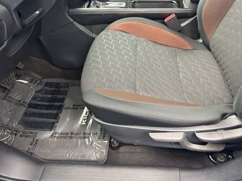 Used 2024 Nissan Kicks SR image 31