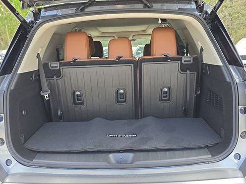 New 2026 Nissan Pathfinder Platinum image 10