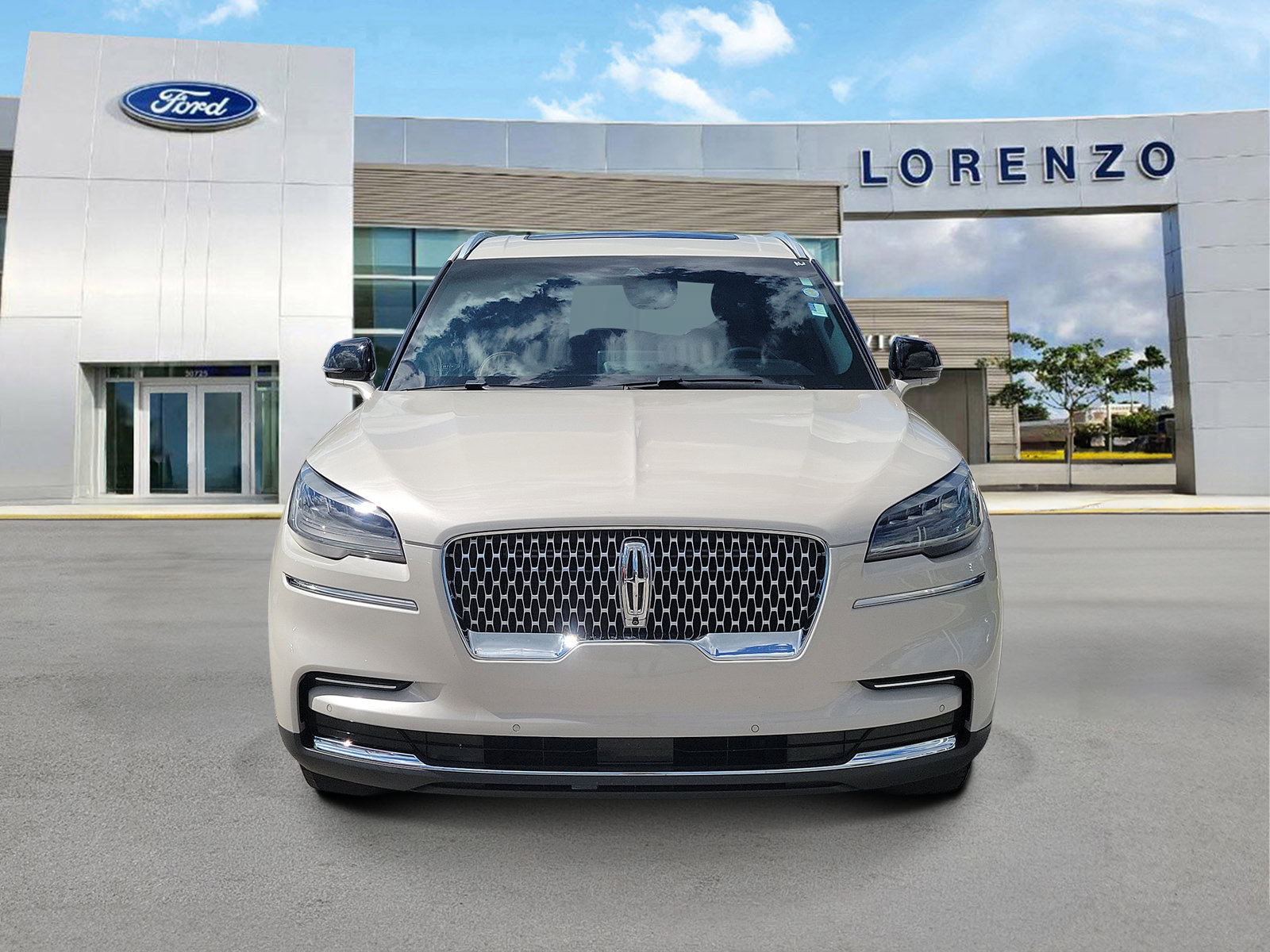 Used 2023 Lincoln Aviator Reserve w/ Elements Package Plus RWD image 2
