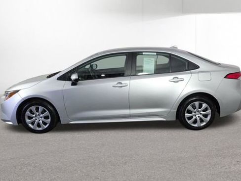Used 2023 Toyota Corolla LE FWD image 5