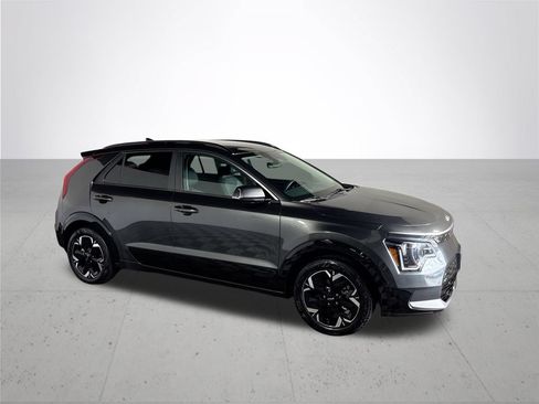 Used 2024 Kia Niro Wind w/ Wind Preserve Package FWD image 4