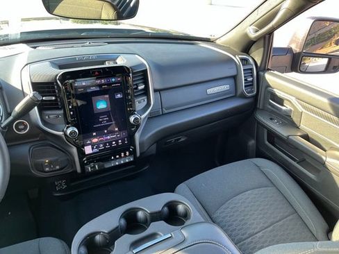 Certified 2025 RAM 2500 Big Horn AWD/4WD image 11