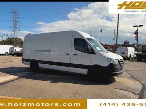 Used 2025 Mercedes-Benz Sprinter 2500 image 2
