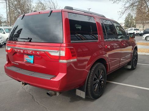 Used 2017 Lincoln Navigator Select image 5