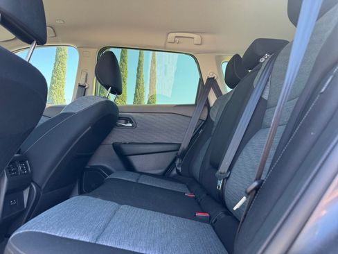 Used 2023 Nissan Rogue SV image 17