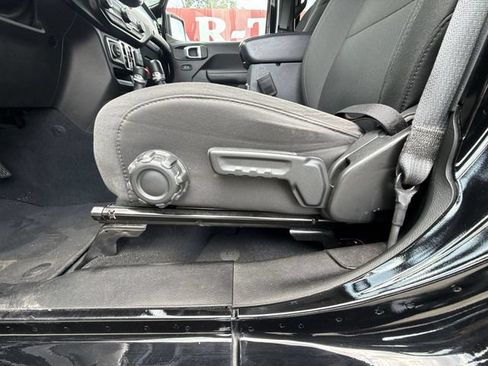 Used 2022 Jeep Wrangler Unlimited Sport AWD/4WD image 12