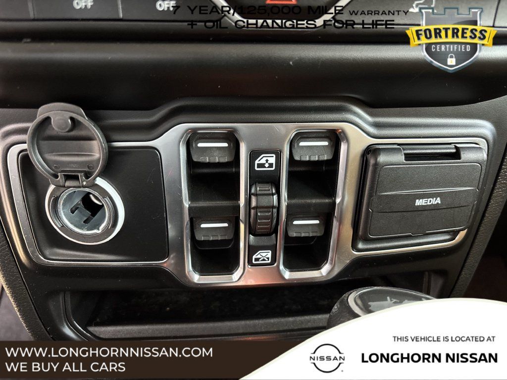 Used 2023 Jeep Wrangler Unlimited Sahara AWD/4WD image 21