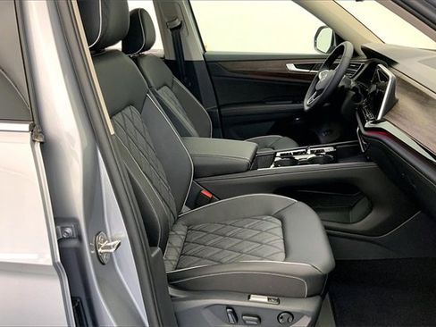 New 2025 Volkswagen Atlas SEL Premium R-Line image 9