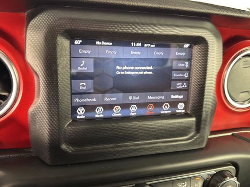 Used 2019 Jeep Wrangler Rubicon AWD/4WD image 36