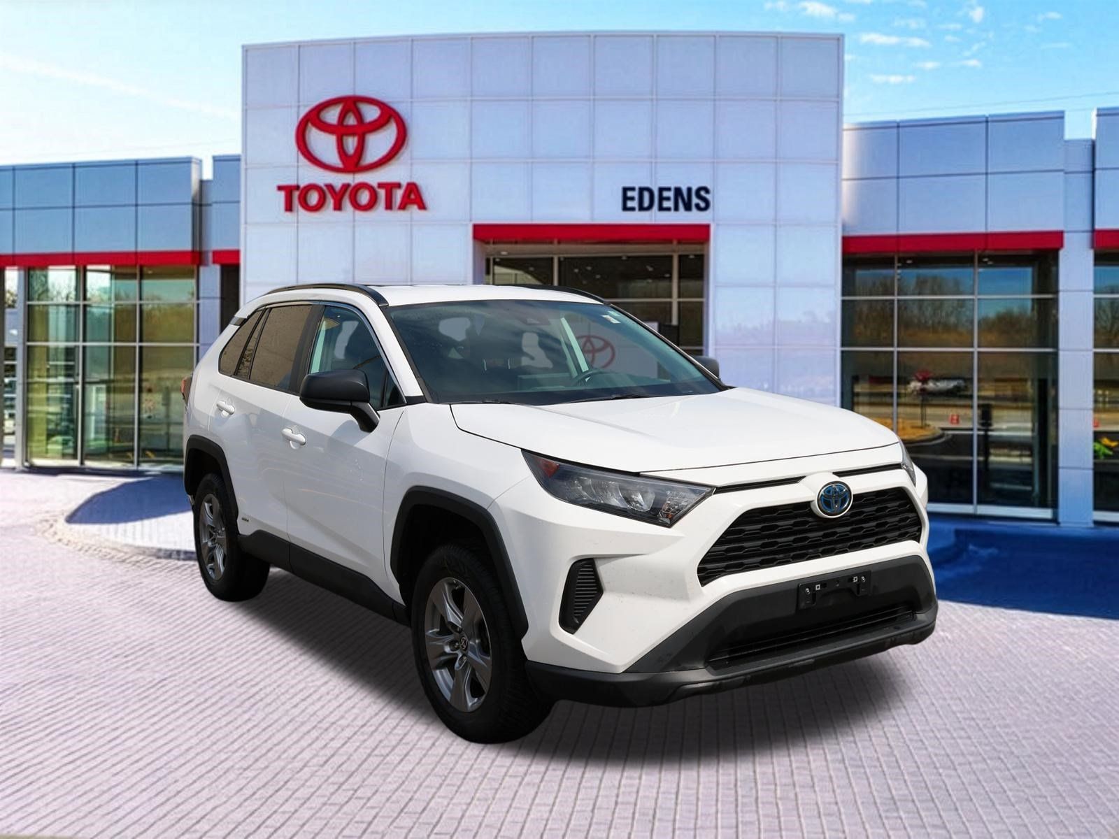 Used 2022 Toyota RAV4 LE AWD/4WD image 1