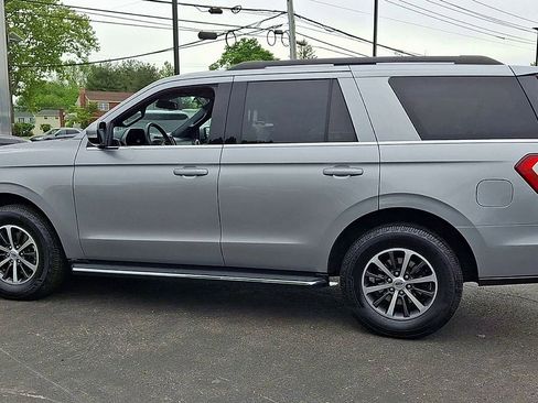 Used 2020 Ford Expedition XLT w/ Equipment Group 202A AWD/4WD image 8
