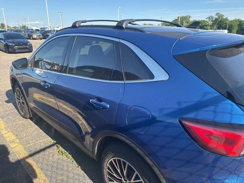 Used 2022 Ford Escape Titanium w/ Titanium Premium Package FWD image 27