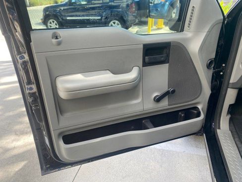 Used 2006 Ford F150 STX image 45