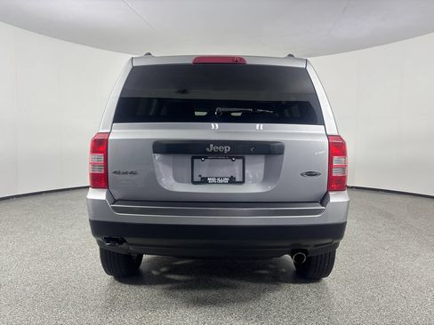 Used 2017 Jeep Patriot Sport AWD/4WD image 5