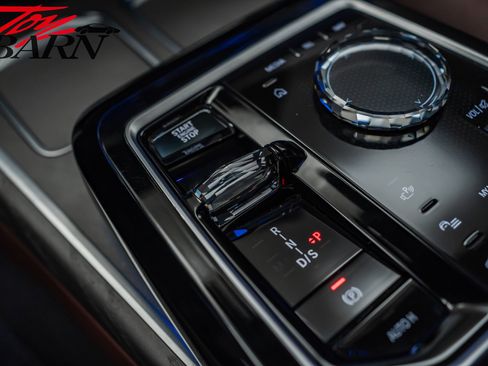 Used 2023 BMW 760i xDrive image 42