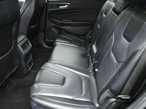 Used 2022 Ford Edge Titanium image 10