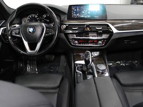 Used 2017 BMW 530i xDrive image 2