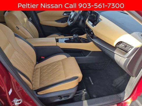 Certified 2023 Nissan Rogue Platinum w/ Platinum Premium Package FWD image 11