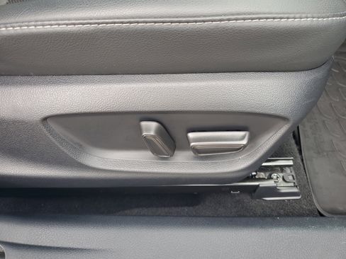 Used 2023 Toyota Camry XSE image 9