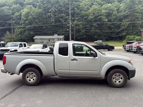 Used 2019 Nissan Frontier S RWD image 3