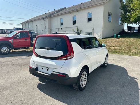 Used 2022 Kia Soul LX image 29