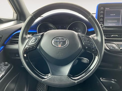 Used 2020 Toyota C-HR XLE FWD image 12