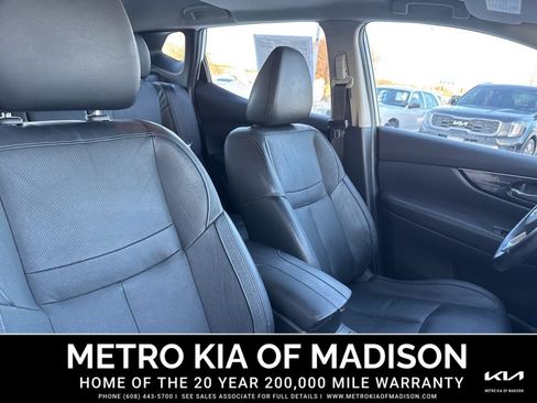 Used 2017 Nissan Rogue Sport SL w/ SL Premium Package image 38