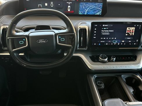 Certified 2025 Ford Expedition Platinum AWD/4WD image 13
