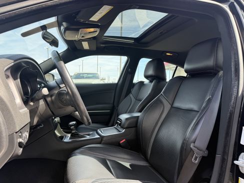 Used 2022 Dodge Charger SXT w/ Leather Interior Group RWD image 5
