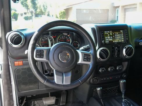 Used 2016 Jeep Wrangler Unlimited Rubicon image 22