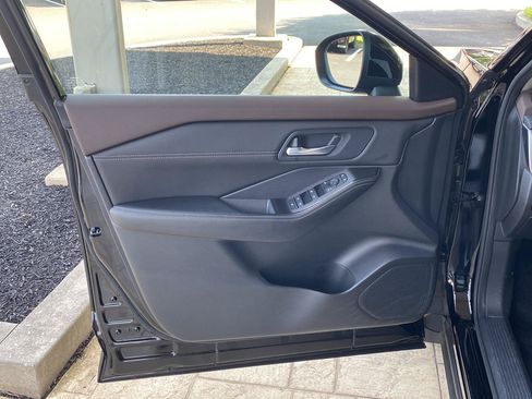 Certified 2023 Nissan Rogue SV w/ SV Premium B Package AWD/4WD image 23