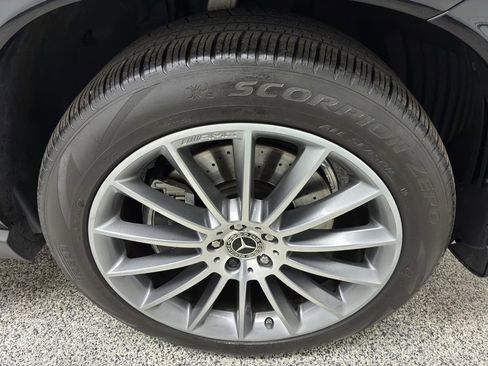 Used 2024 Mercedes-Benz GLE 450 4MATIC image 16