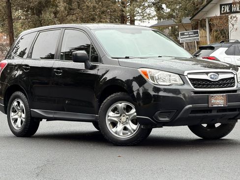 Used 2015 Subaru Forester 2.5i image 2