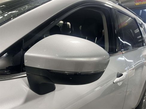 Certified 2025 Nissan Pathfinder SV image 6