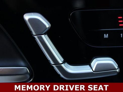 New 2025 Mercedes-Benz GLC 300 4MATIC image 4