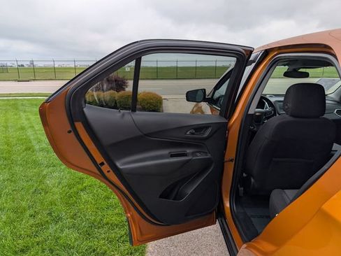 Used 2018 Chevrolet Equinox LT FWD image 21