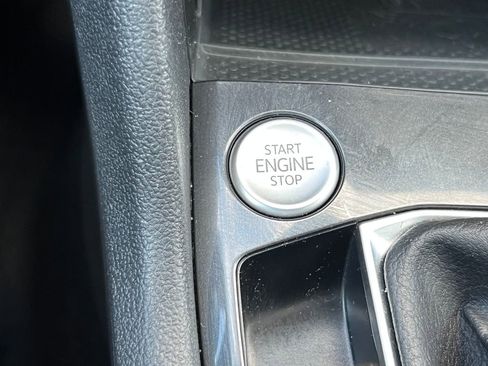 Used 2023 Volkswagen Tiguan SE image 29